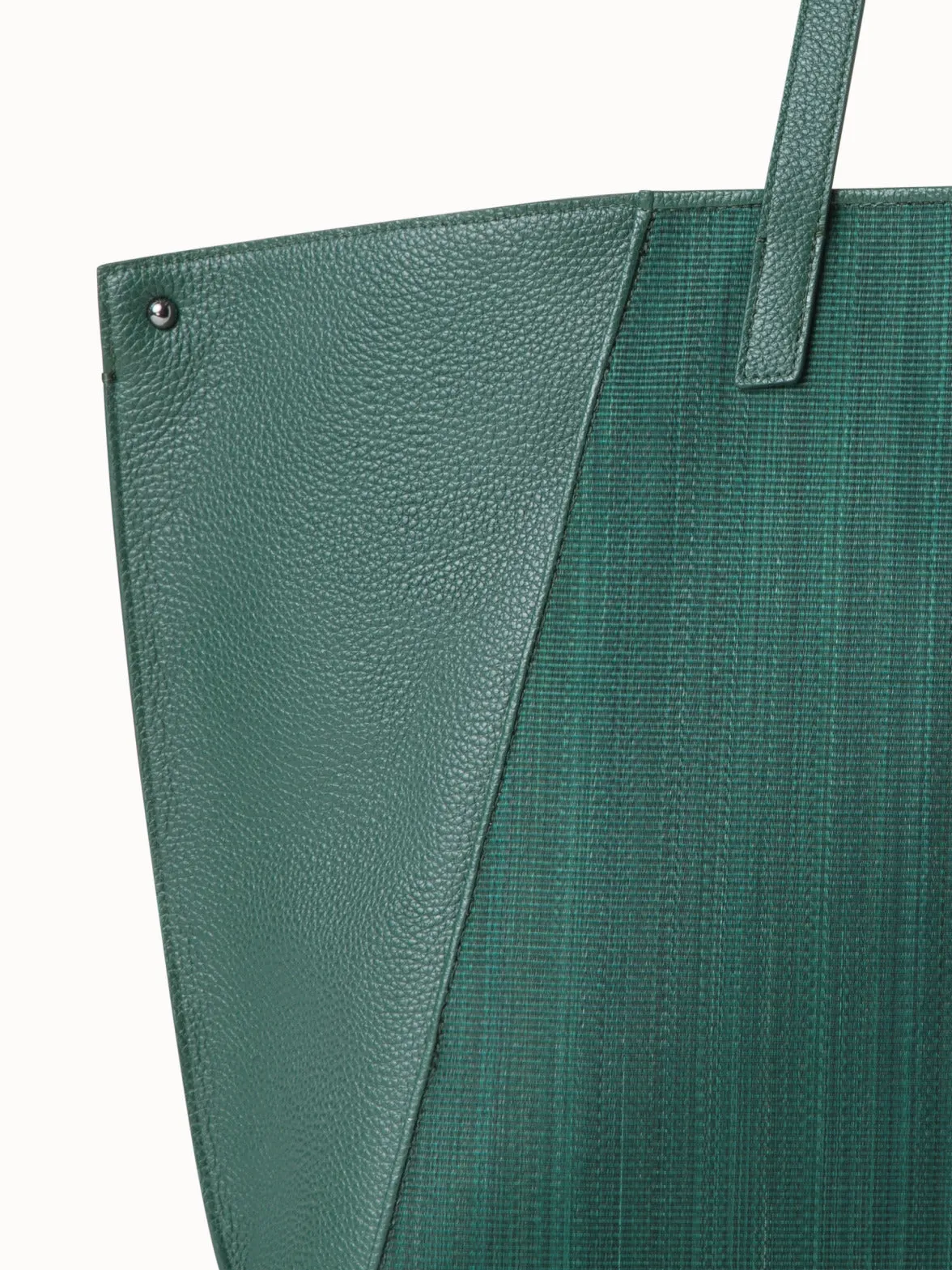 Ai Medium Shoulder Tote Akris