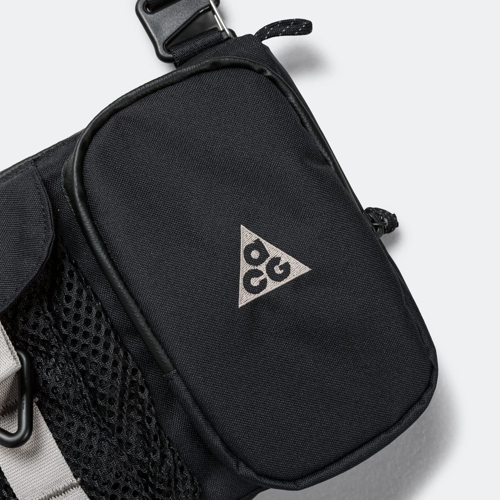 Daymax Crossbody - Black