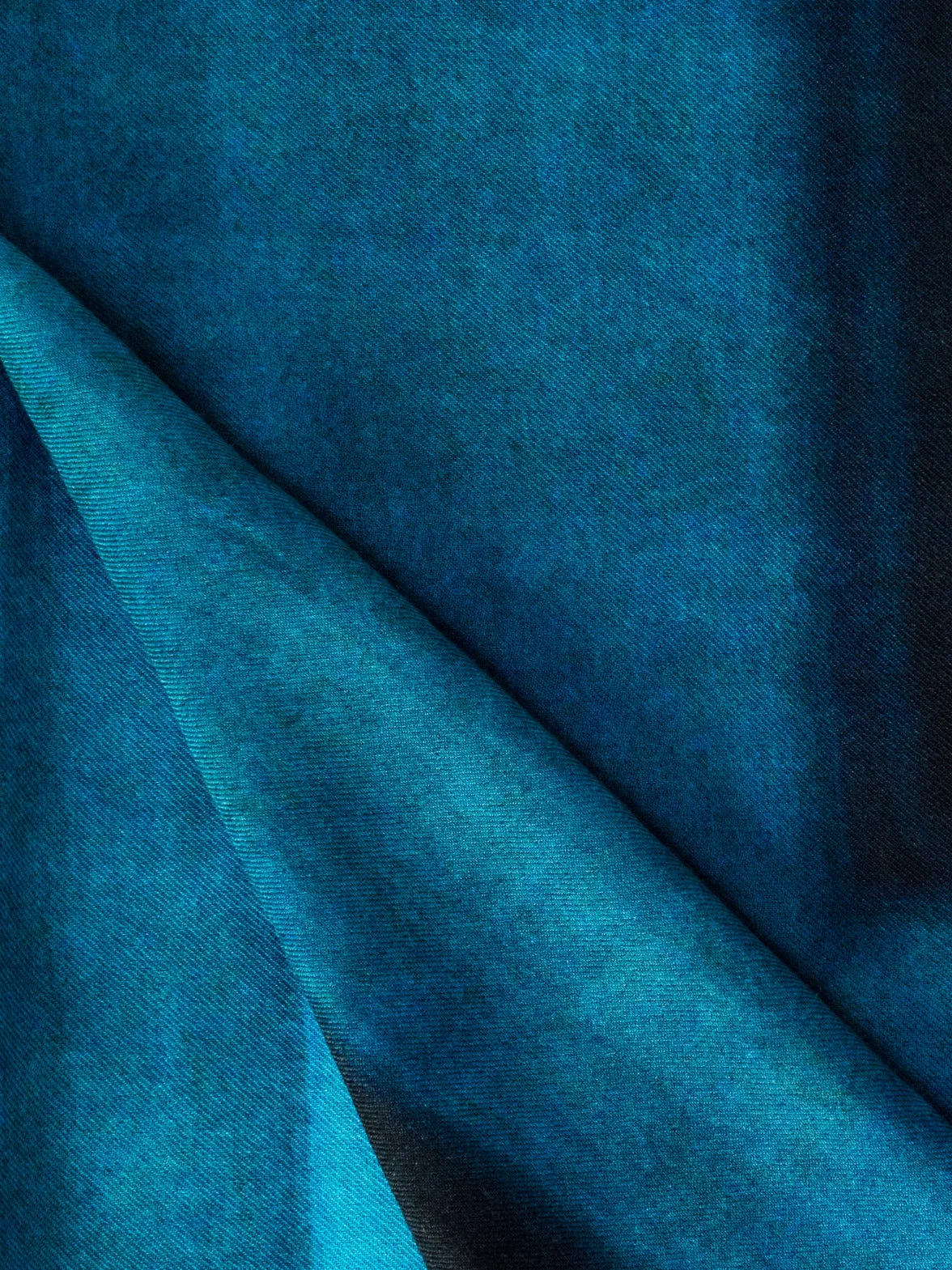 Scarf in Cashmere and Silk with Window Print Akris