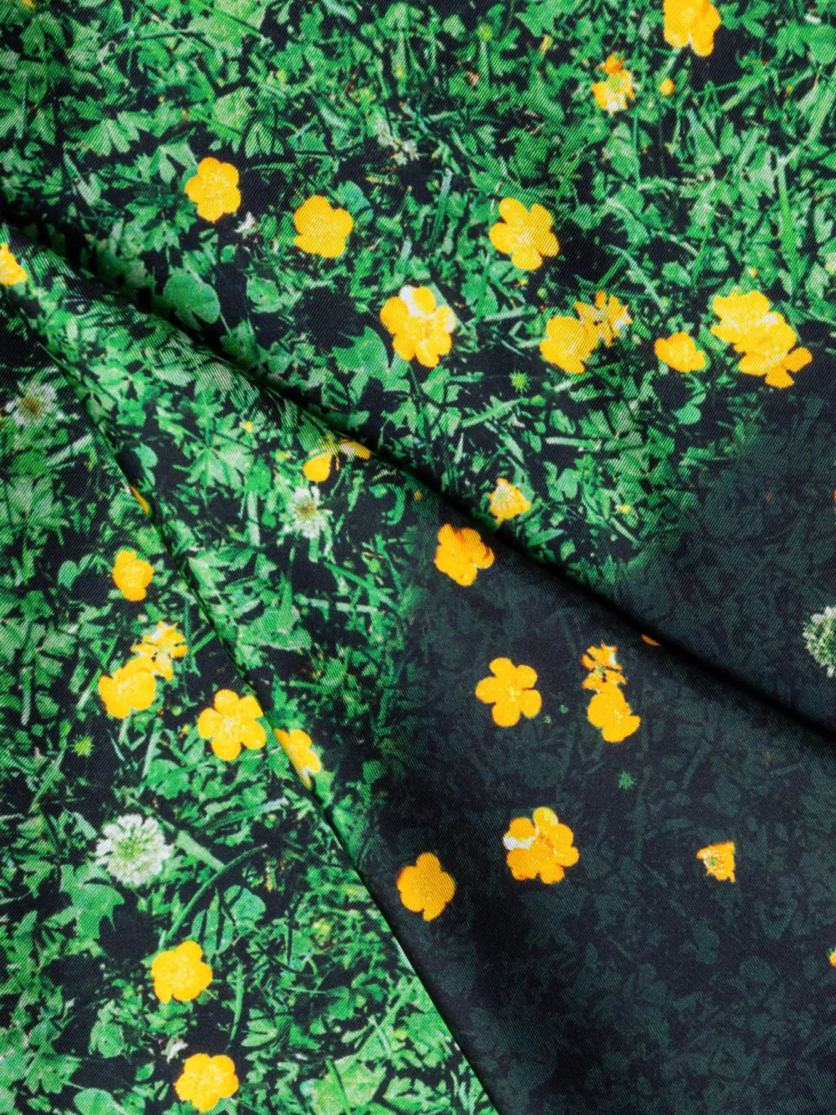 Scarf in Silk with Buttercups Print Akris