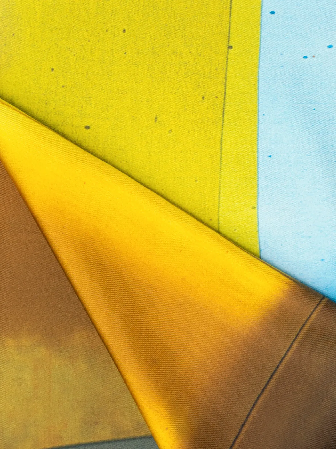 Scarf in Silk with Mimosa Liquid Light Print Akris