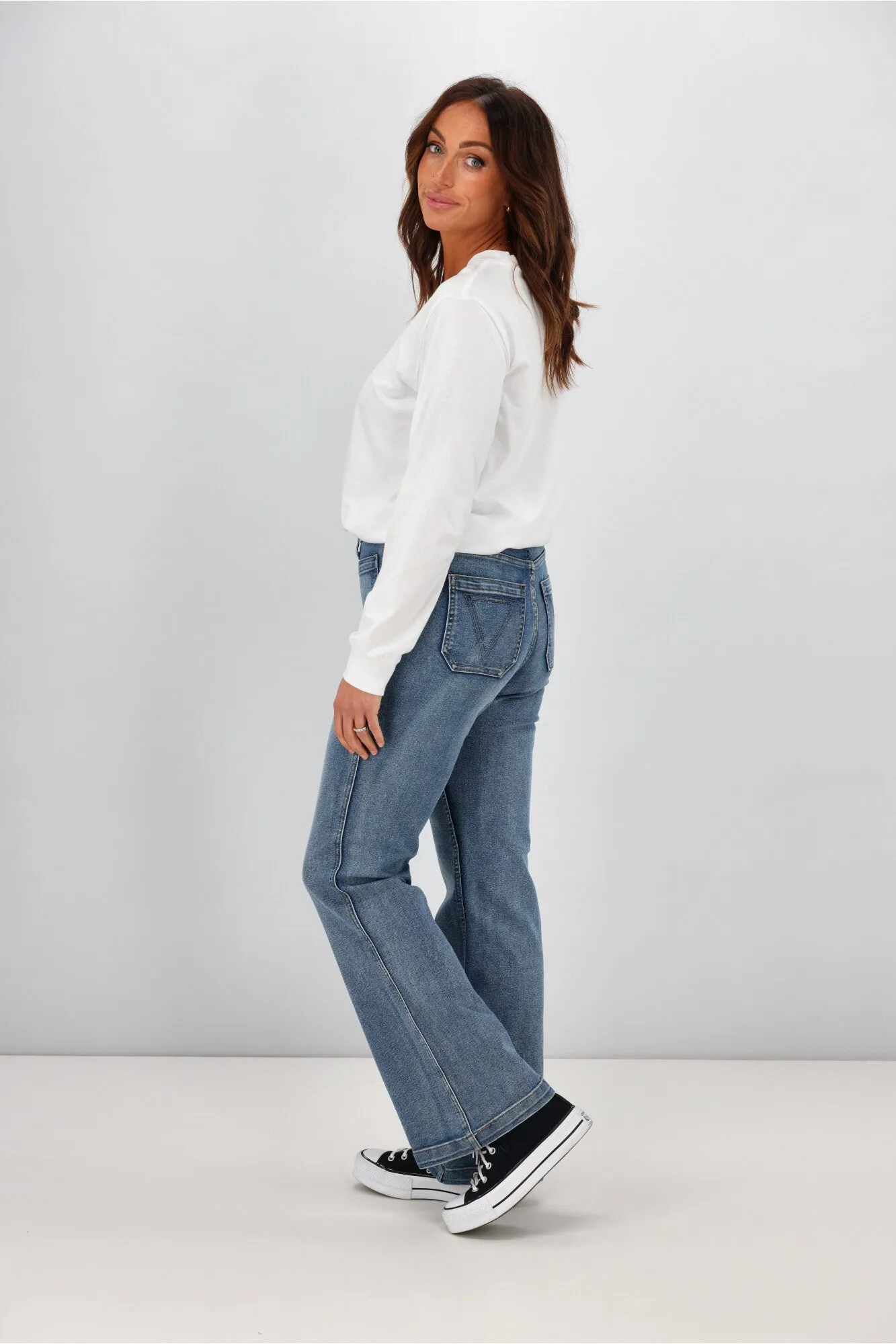 Shine On Label Leo Patch Pocket Flare Jean Indigo
