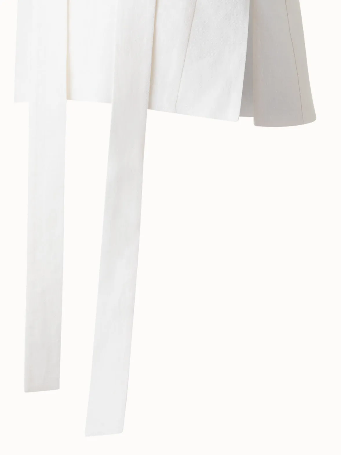 Sleeveless Tie Neck Blouse in Linen Blend Akris