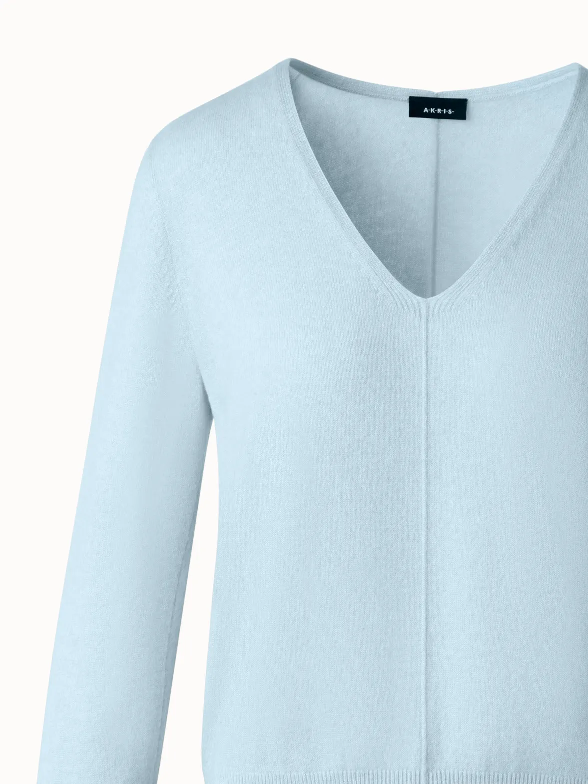 V-Neck Sweater in 100% Cashmere Akris